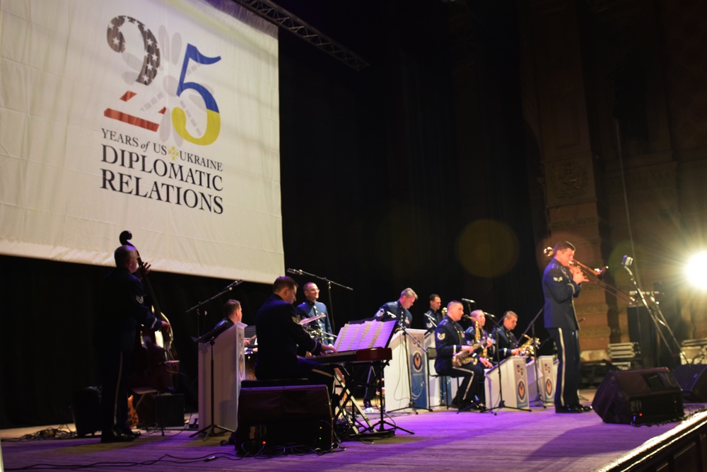 USAFE Band Performs in Odesa