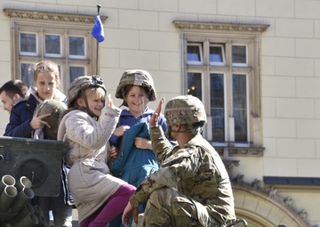 Battle Group Poland Soldiers are welcomed to Wroclaw, Poland