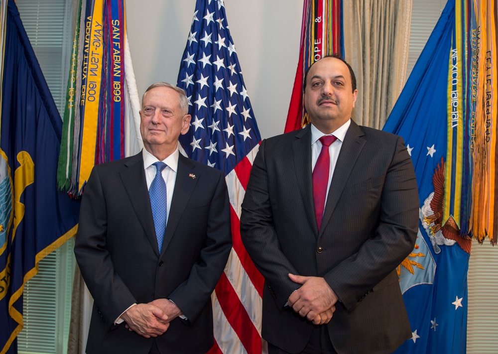 SD meets with Qatar's minister of defense