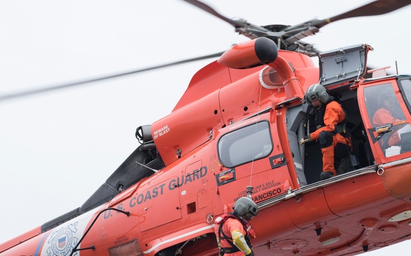 Coast Guard FOB Mugu conducts cliff rescue training