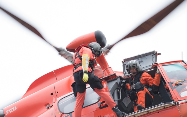 Coast Guard FOB Mugu conducts cliff rescue training