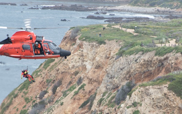 Coast Guard FOB Mugu conducts cliff rescue training