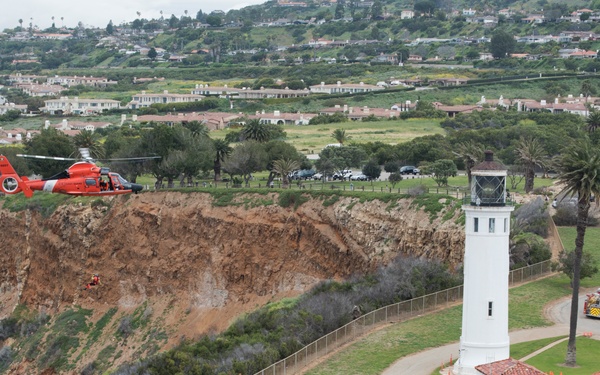 Coast Guard FOB Mugu conducts cliff rescue training