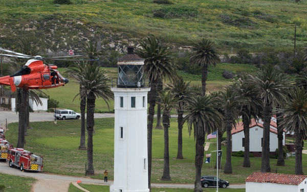 Coast Guard FOB Mugu conducts cliff rescue training