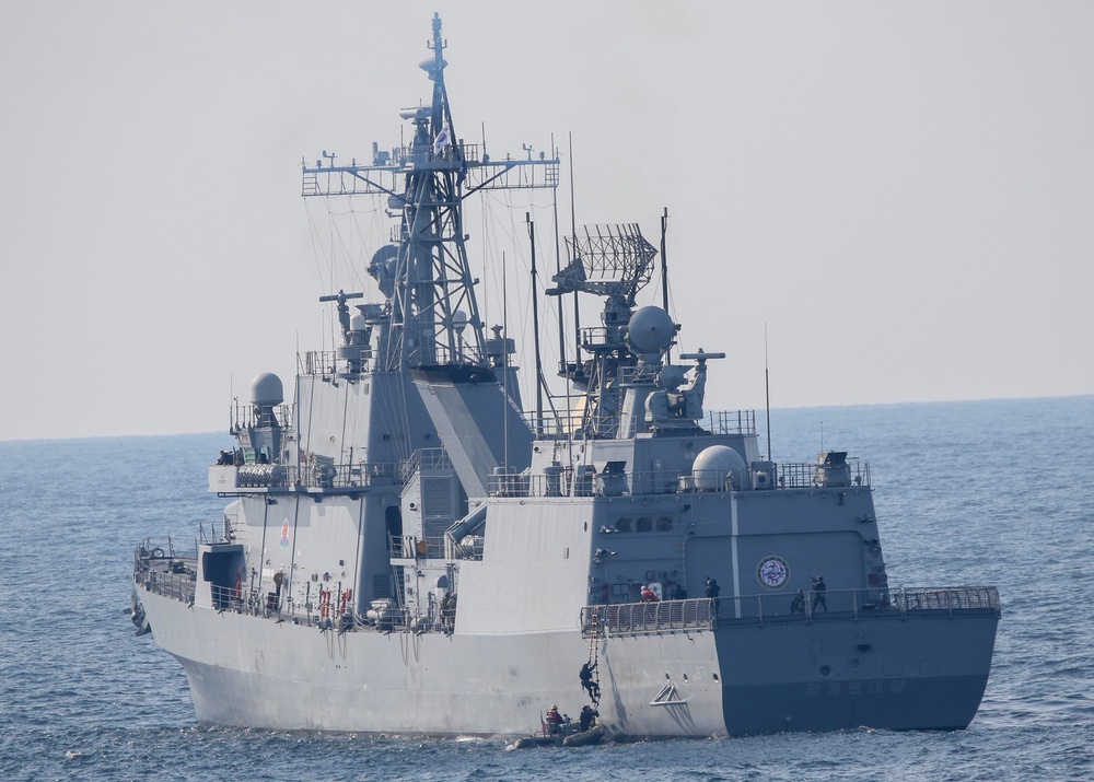 USS Wayne E. Meyer Conducts a Bilateral VBSS Drill with the Republic of Korea Navy