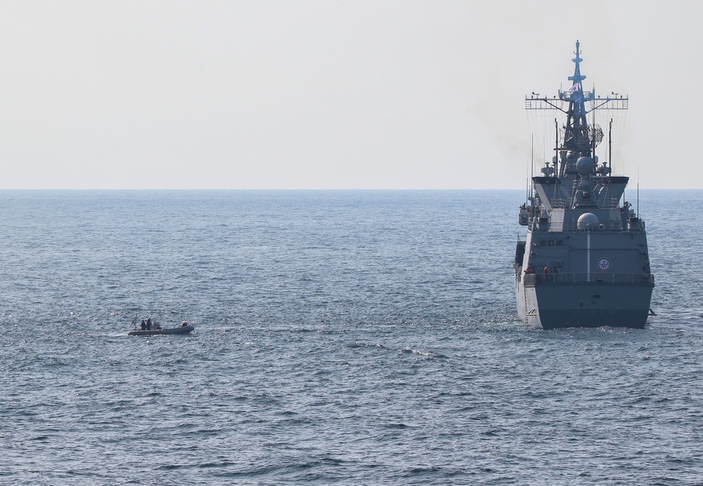 USS Wayne E. Meyer Conducts a Bilateral VBSS Drill with the Republic of Korea Navy