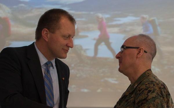 Deputy Mayor visits Marines in Norway