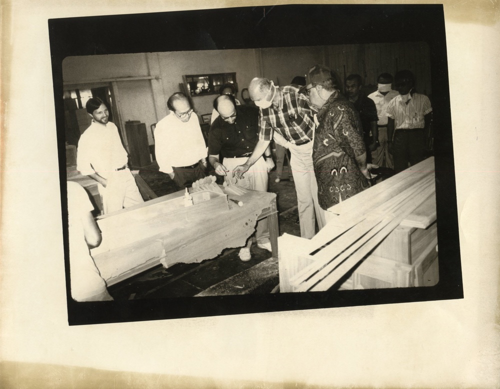 Roskens - w/ Pres. Sri Lanka, w/ Top Lac Officials, w/ President Bush, Worldnet Interview, Trip to Africa, Peace Corps MGT, Trip to Indonesia, Polis America Enterprise MGT. Award, Award Presentation