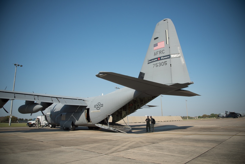 Gulf Coast civic leaders witness total force, innovation