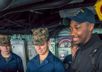USS Bonhomme Richard (LHD 6) 31st MEU Marines tour the Bridge