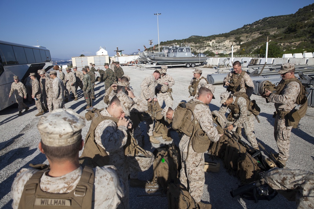 24th MEU Marines Moving Forward