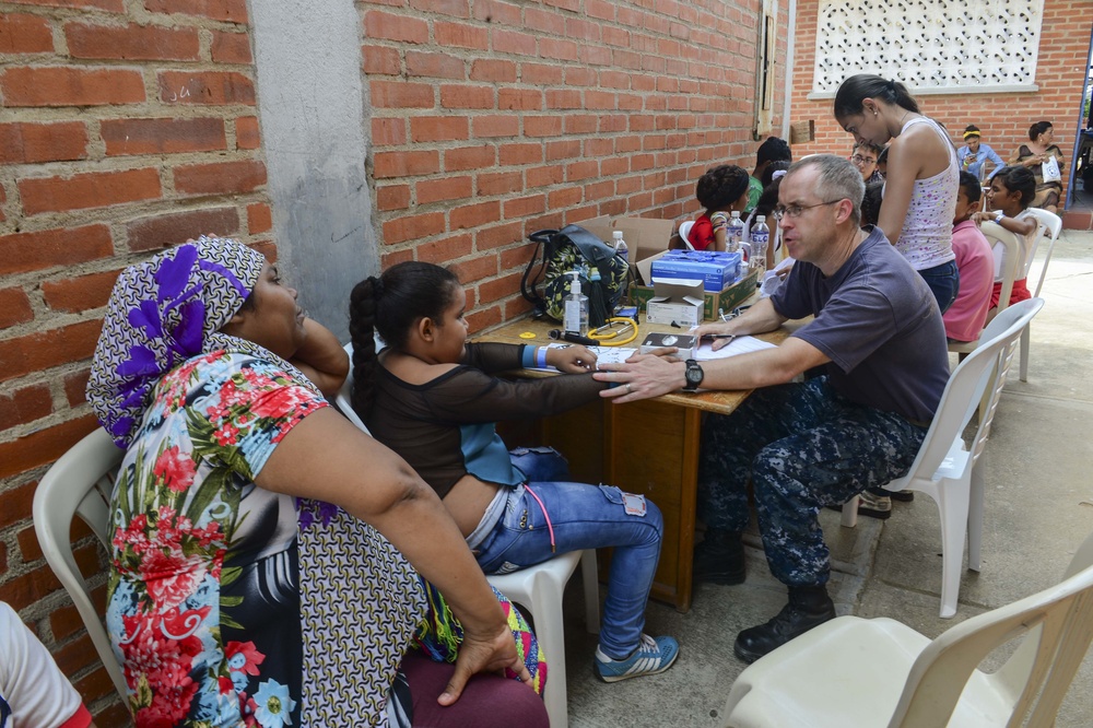 CP-17 Provides Medical Services in Colombia