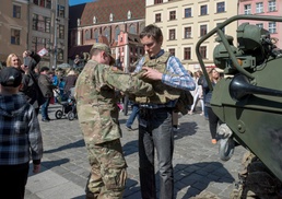 Battle Group Poland receives warm welcome in Wroclaw, Poland