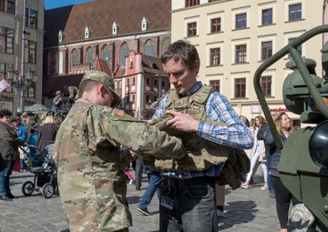 Battle Group Poland receives warm welcome in Wroclaw, Poland