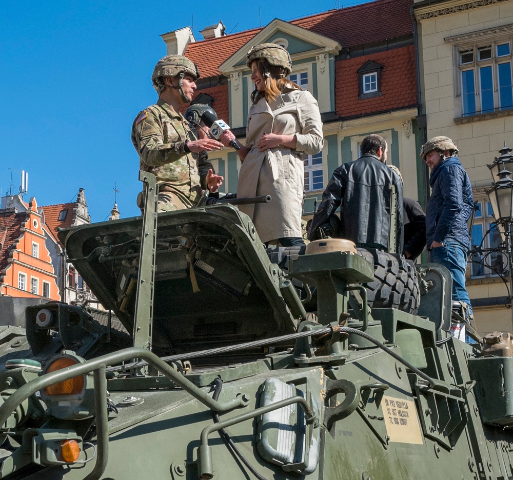 Battle Group Poland receives warm welcome in Wroclaw, Poland