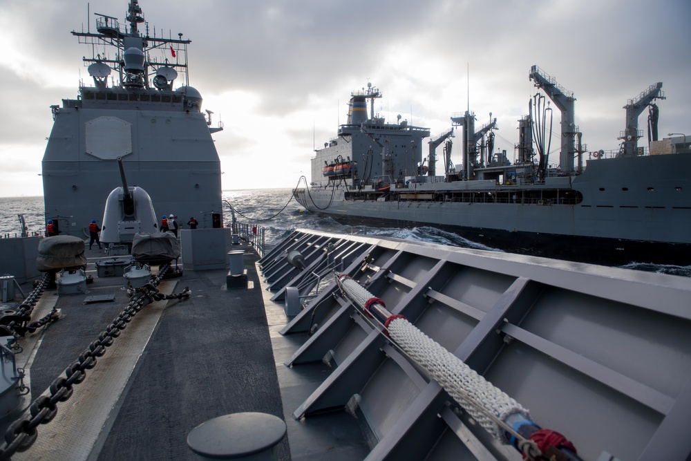 USS Princeton (CG 59) Conducts UNREP During COMPTUEX