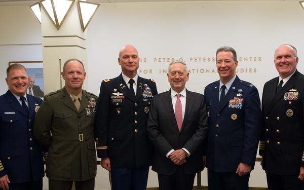 SD speaks with military fellows of the CFR