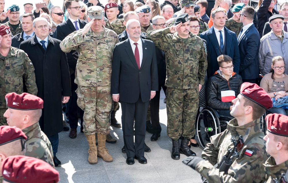 Polish defense minister welcomes Battle Group Poland