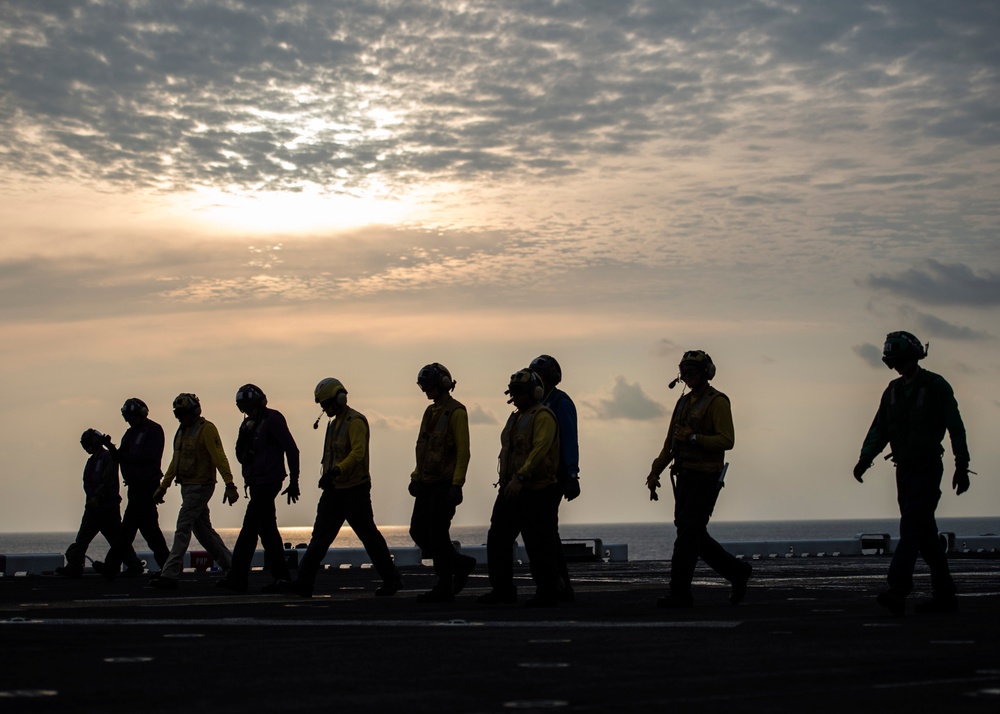 USS MAKIN ISLAND FLIGHT OPS