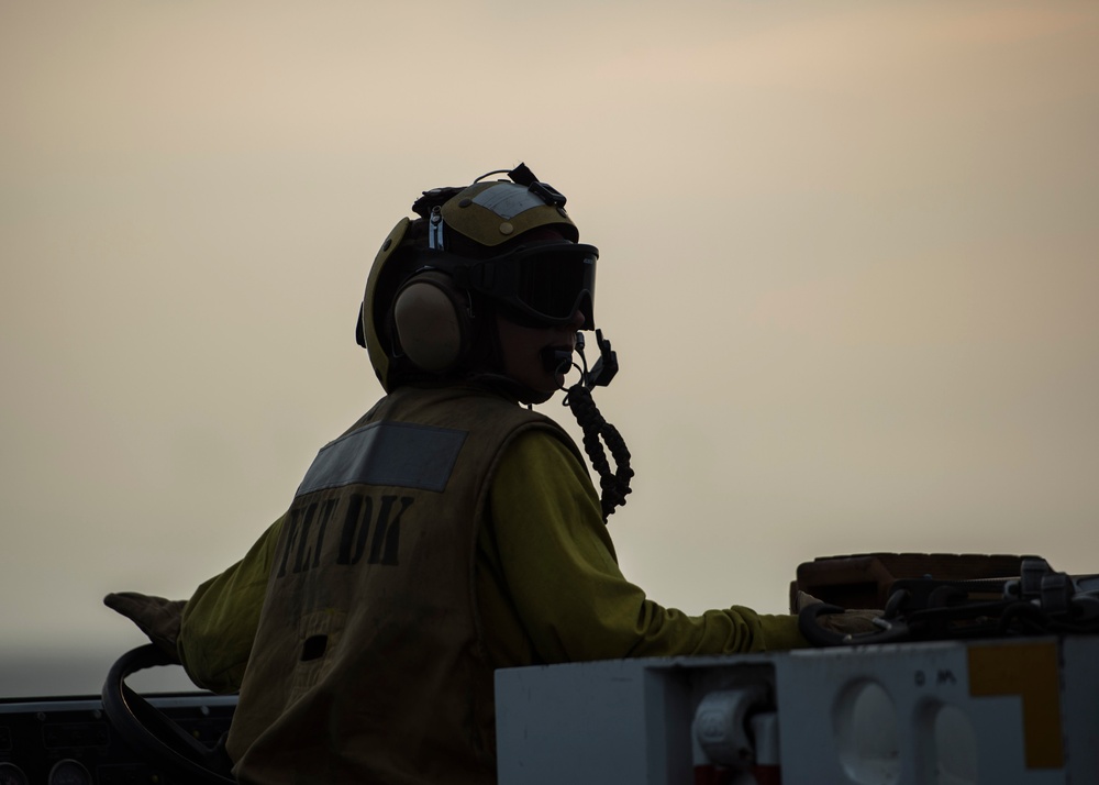 USS MAKIN ISLAND FLIGHT OPS