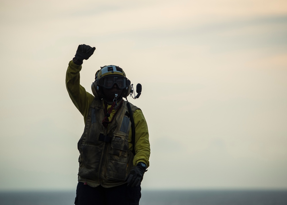 USS MAKIN ISLAND FLIGHT OPS