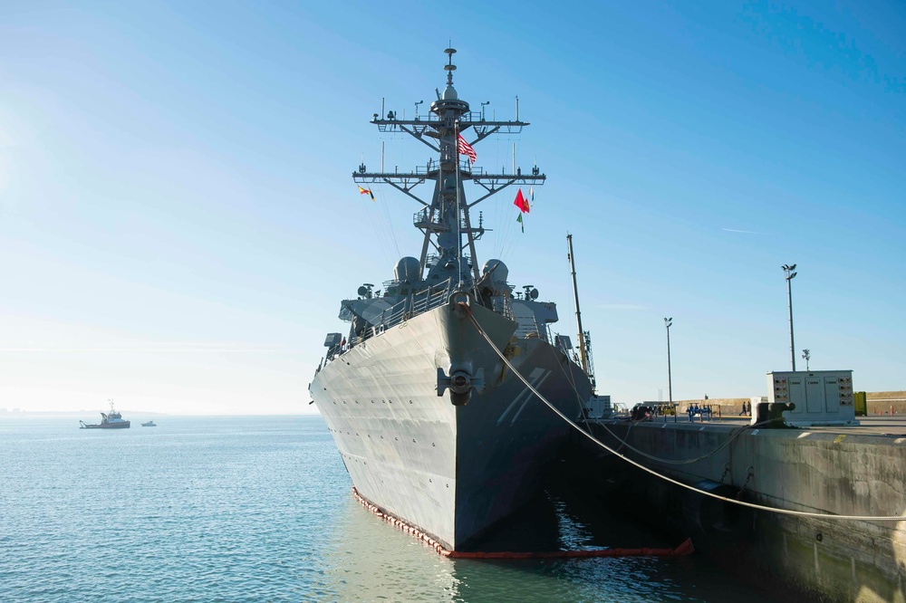 USS Ross (DDG 71) Conducting Naval Operations