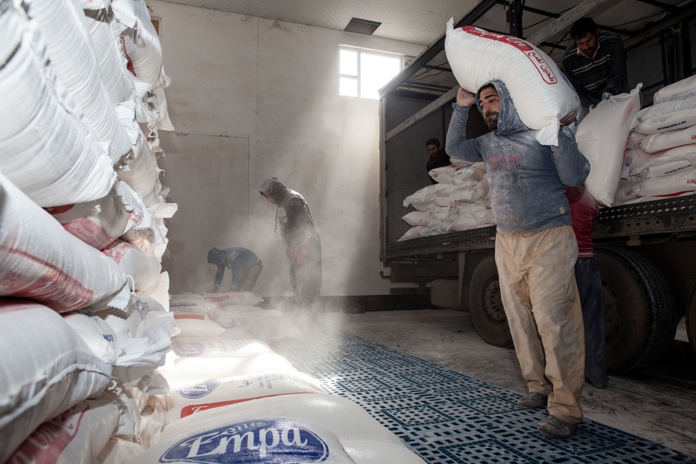 U.S. delivers food for Peshmerga soldiers