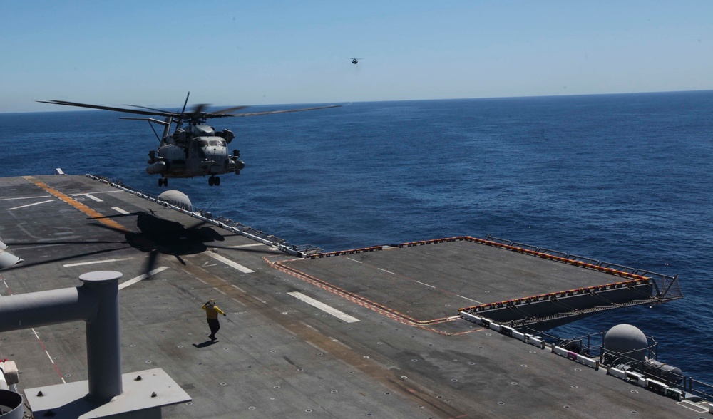 VMM-161 (reinforced) Lands aboard the USS AMERICA
