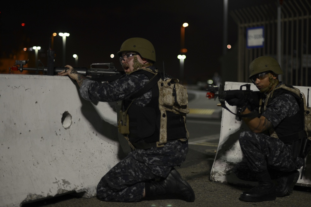 Sailors conduct anti-terrorism training exercise