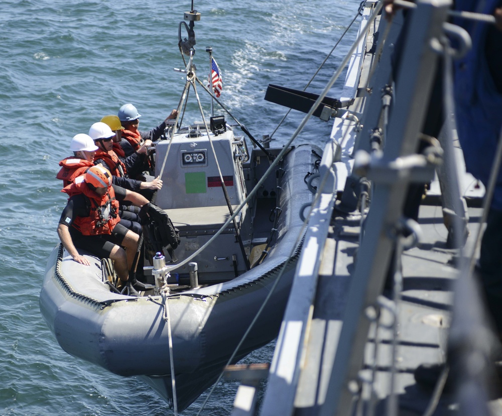 USS Kids Conducts RHIB training