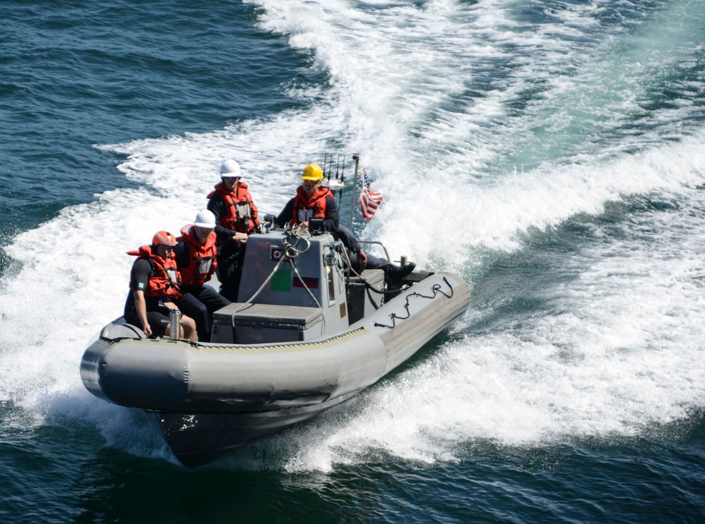 USS Kidd conducts RHIB training