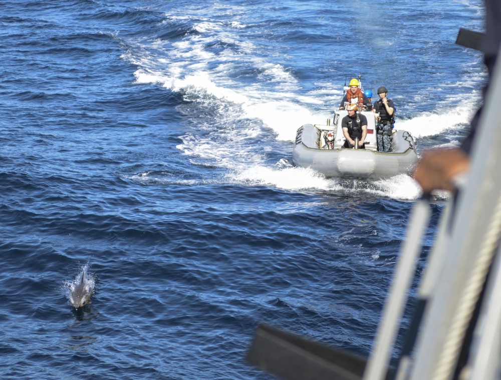 USS Kidd Conducts VBSS Training