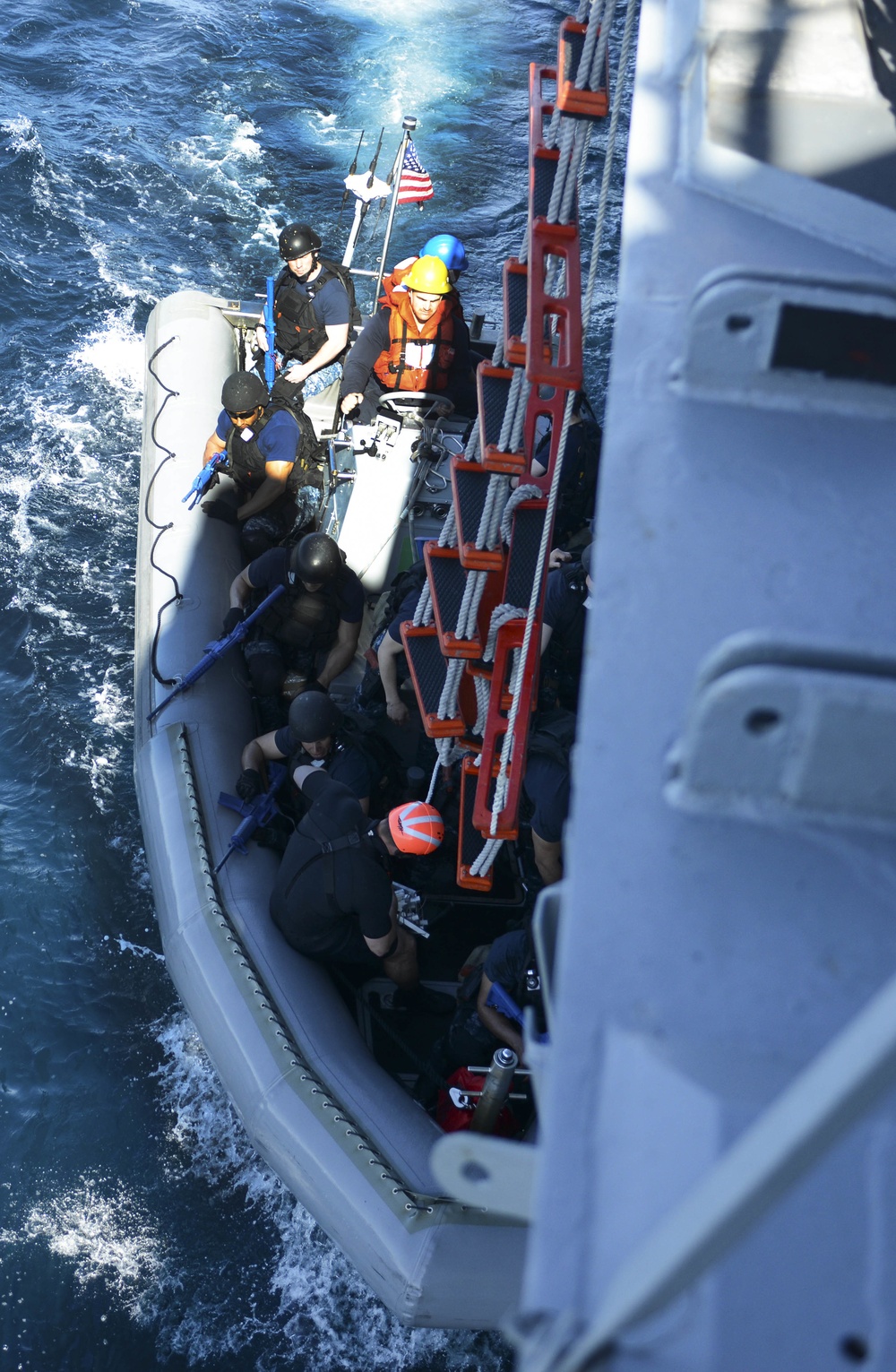 USS Kidd Conducts VBSS Training