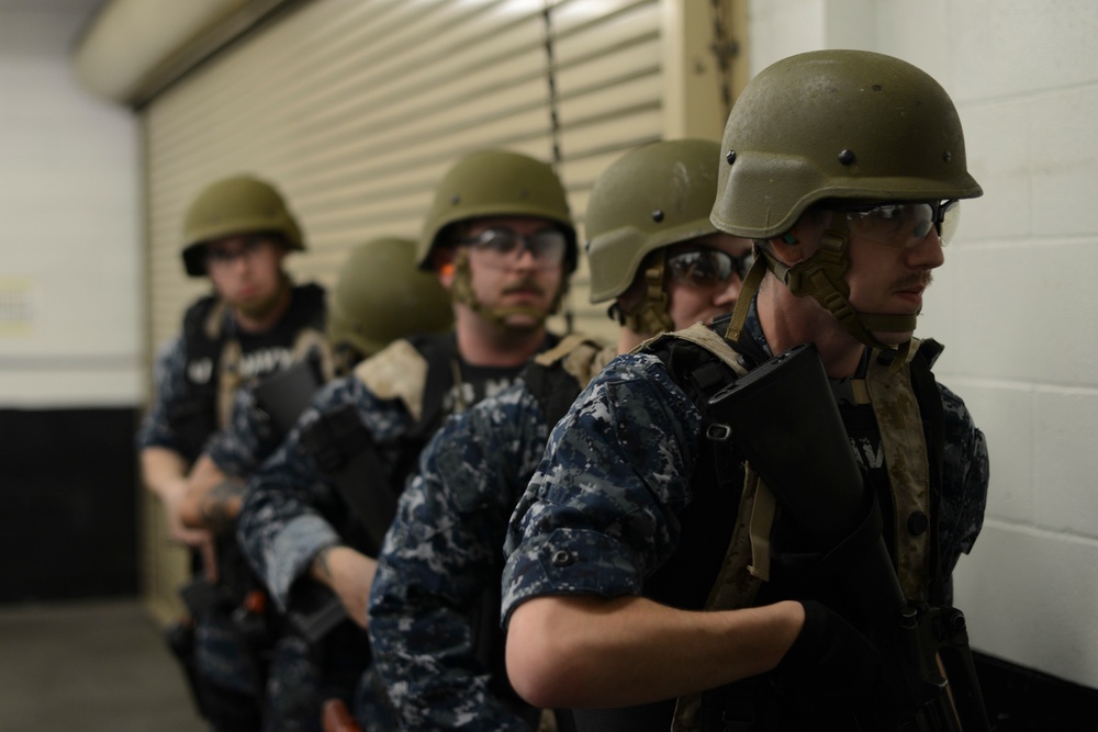 Sailors conduct anti-terrorism training exercise