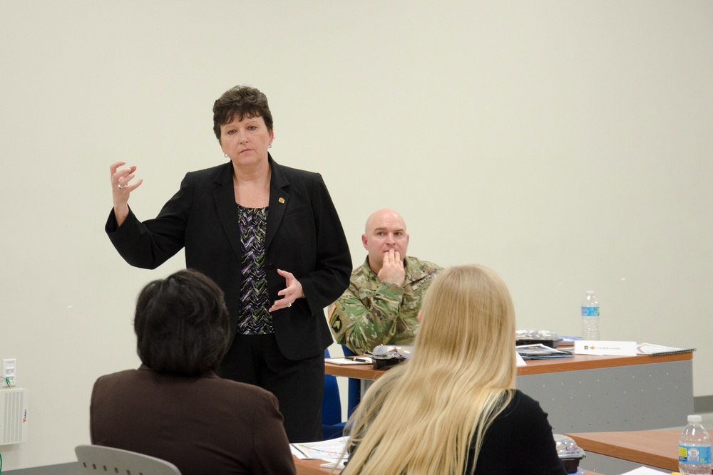 IMCOM readiness director visits Fort Campbell