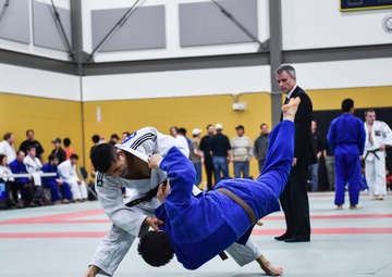 Bahrain Sailor wrestles All-Navy