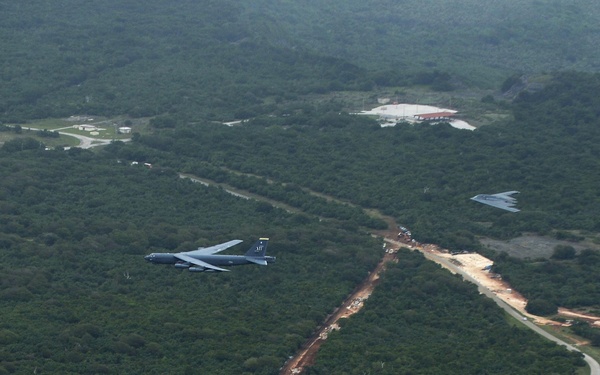 B-52, B-1, B-2s participate in first integrated bomber operation in USPACOM AOR