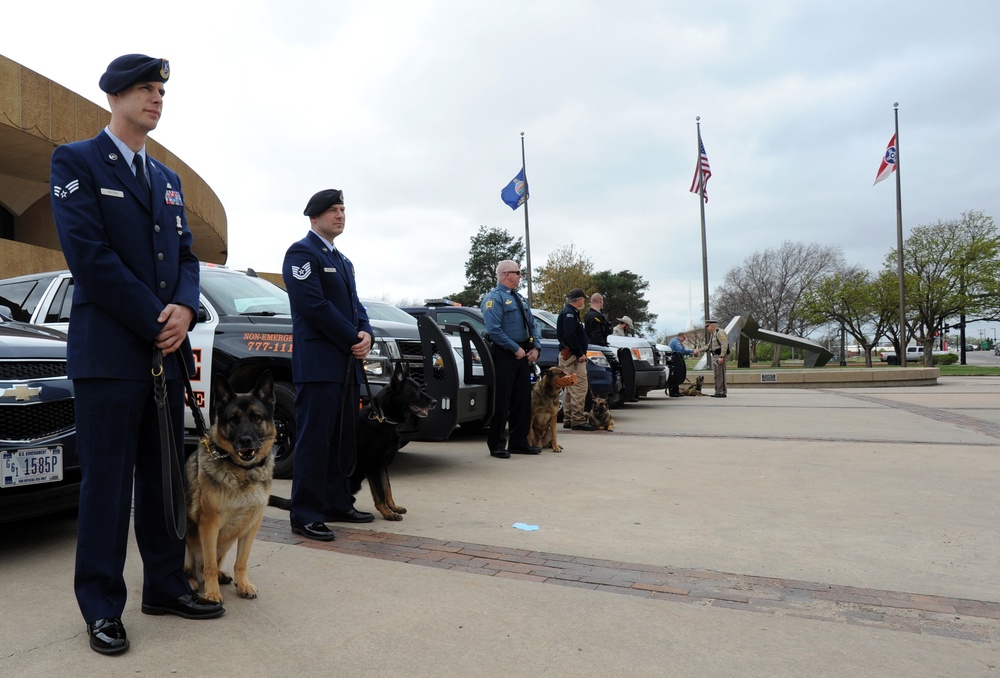 Defenders, military working dogs honor fallen Wichita Police Department K-9