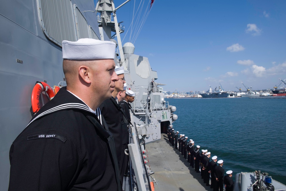 USS Dewey Departs San Diego as Part of Sterett-Dewey Surface Action Group