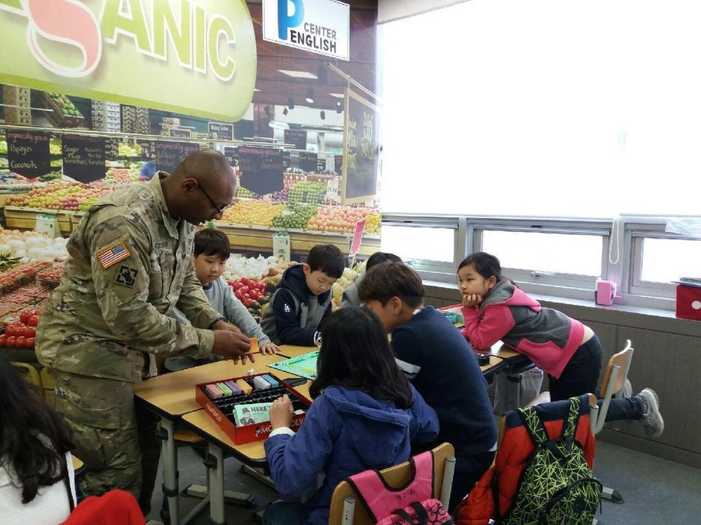 576th RCC Soldiers Volunteer at local school