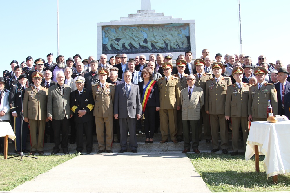 US, Romanian forces honor Romanian veterans