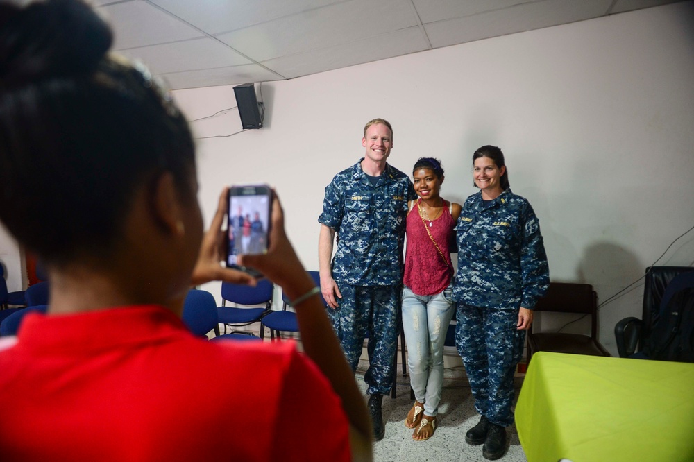 CP-17 Provides Nutrition Courses in Riohacha Hospital