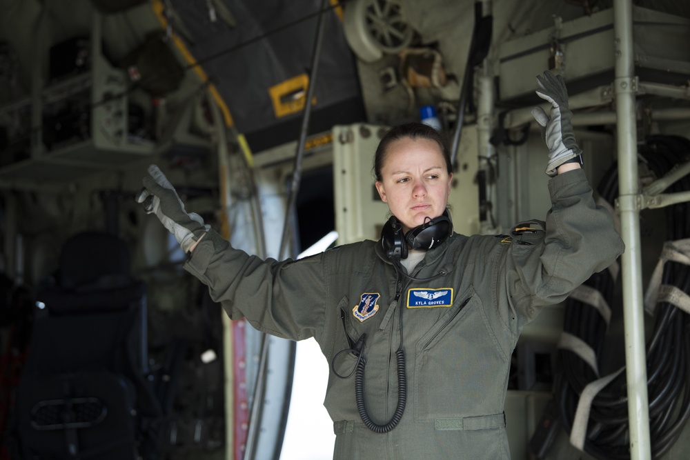 167th Aeromedical Evacuation Squadron conducts in-flight medical training