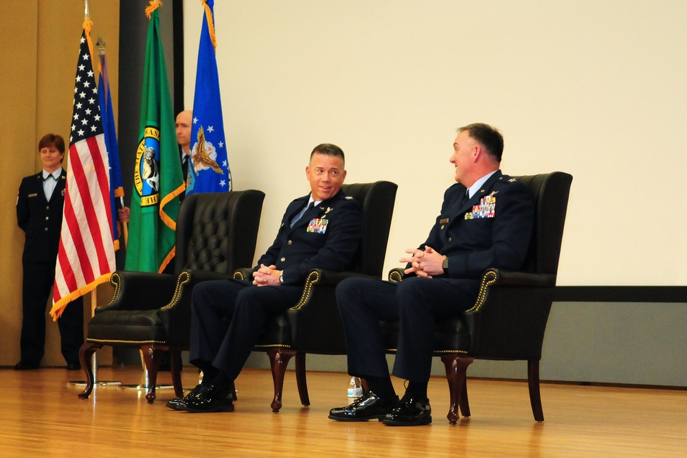 Welsh takes command of 194th Wing