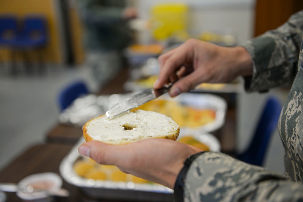 Volunteer chefs 'ACE' free breakfast for fellow Airmen