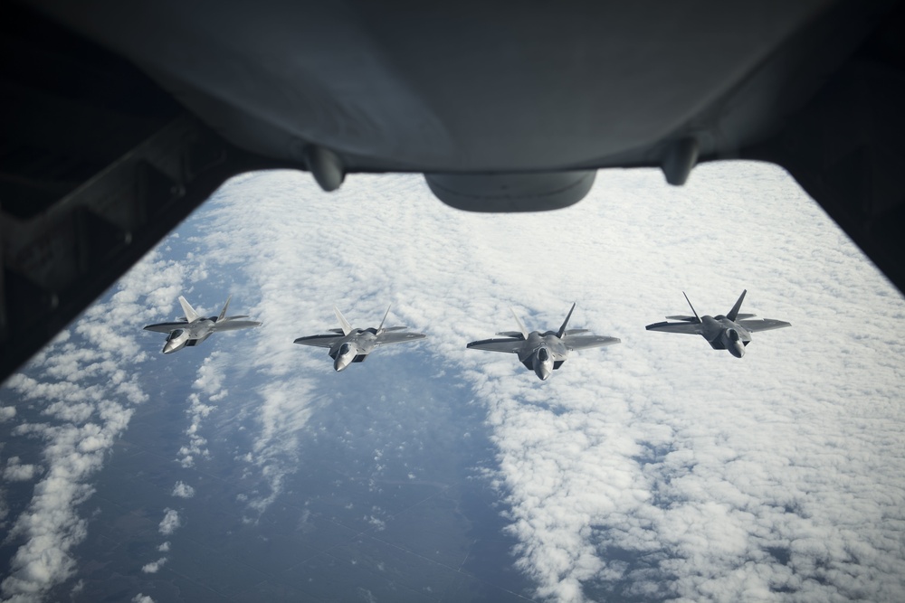 F-22 Refueling