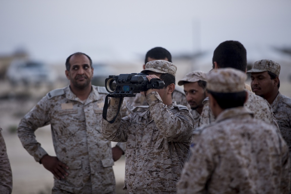 SPMAGTF-CR-CC Marines train with Royal Saudi Naval Forces Marines