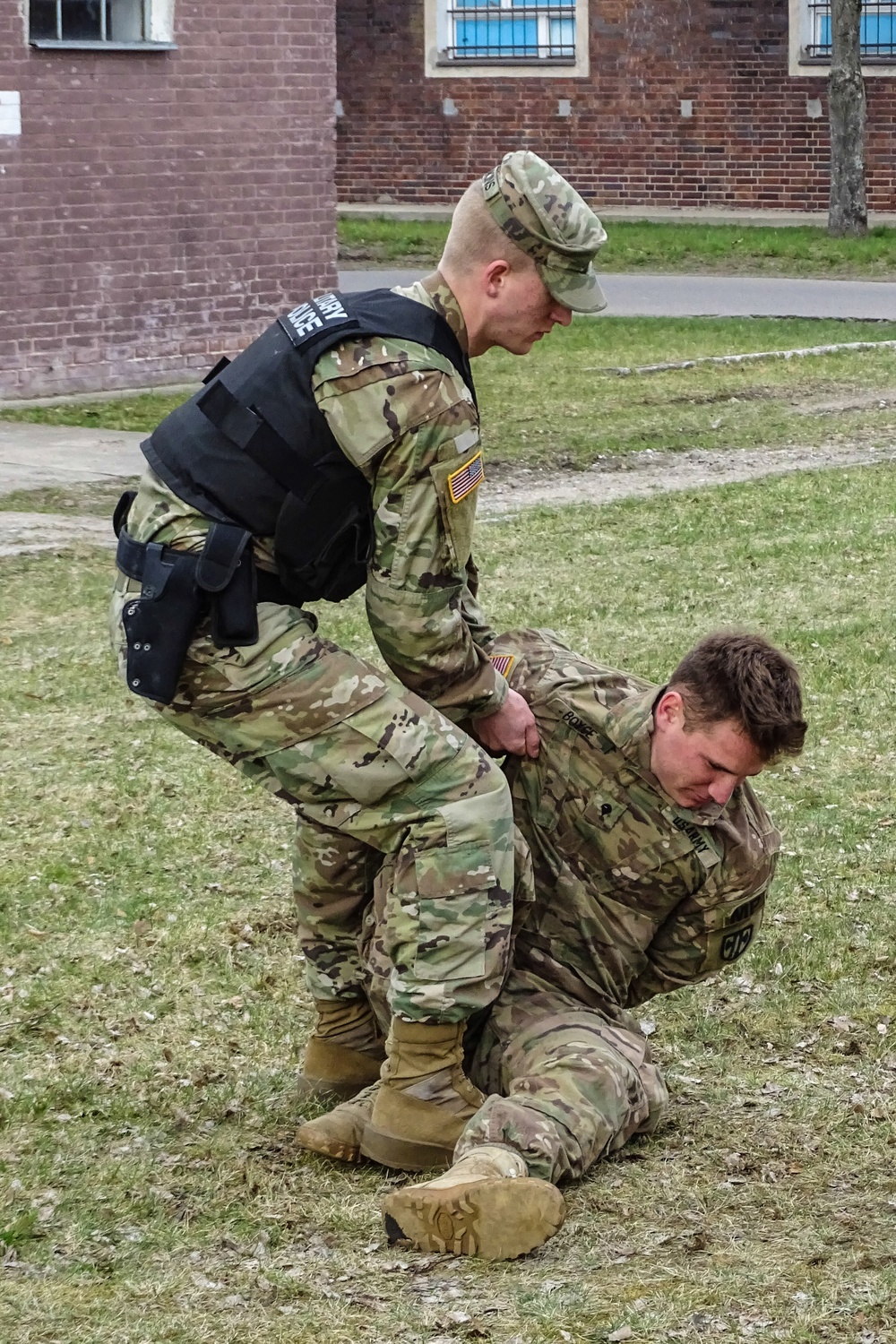 Detaining a non Compliant Subject Training