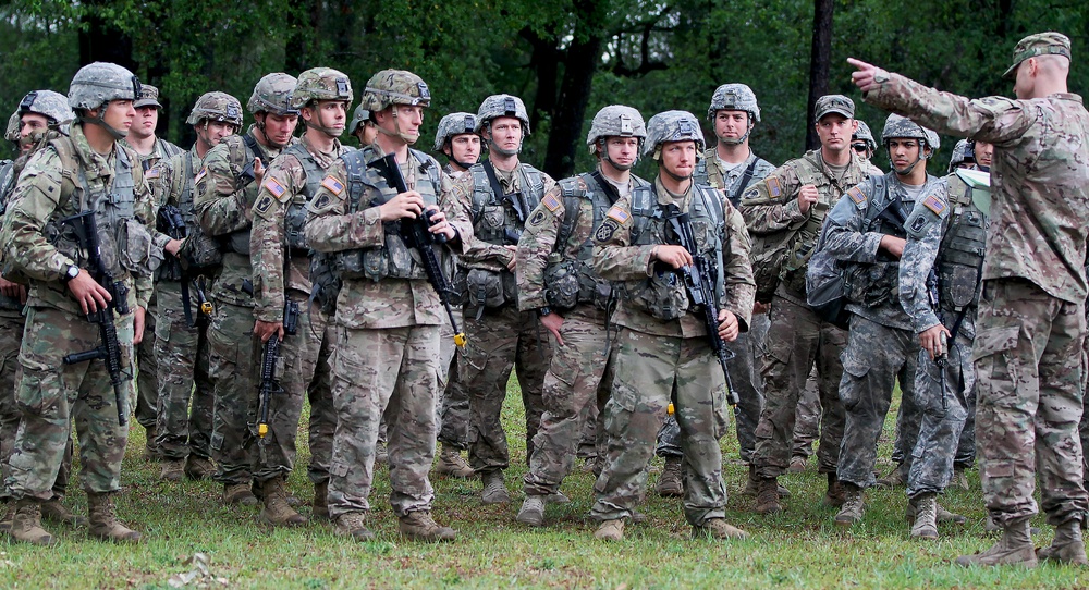 National Guard Soldiers receiving briefing for Expert Infantry Badge qualification