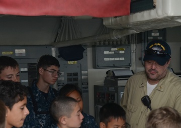 Sea Cadets Tour Frank Cable in Hawaii